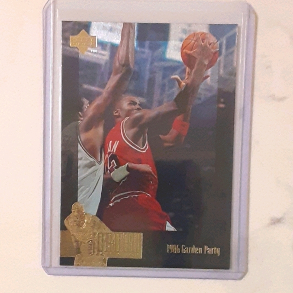 MICHAEL JORDAN BASKETBALL CARD